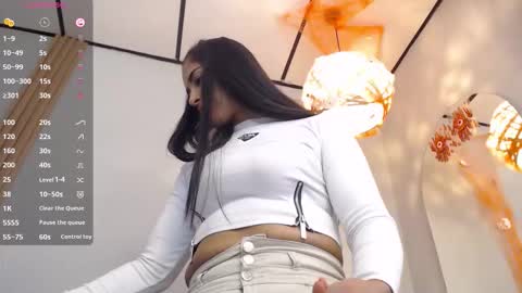 Snapshot of thayssa_ross chatting on October 14, 2025, 3:13 pm THAYSSA ROSS online show from October 14, 2025, 3:13 pm