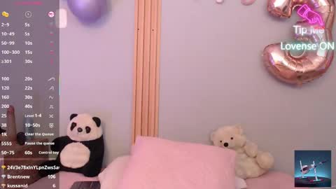 THAYSSA ROSS online show from April 29, 2026, 6:36 pm