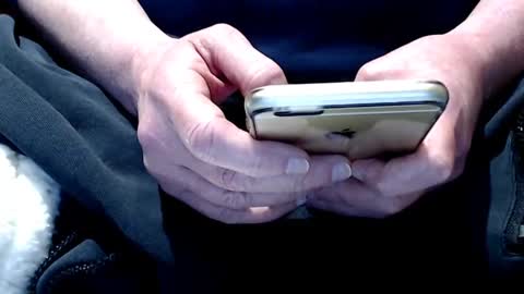 Snapshot of the1pocketrocket chatting on January 3, 2025, 8:32 pm the1pocketrocket online show from January 3, 2025, 8:32 pm