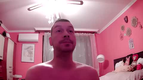 the_bee16 online show from June 8, 2026, 6:47 am