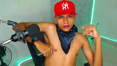 Snapshot of the_crack71 chatting on October 1, 2025, 12:44 pm Sean OPry online show from October 1, 2025, 12:44 pm