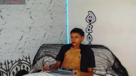 Snapshot of the_crack71 chatting on October 7, 2025, 12:24 pm Sean OPry online show from October 7, 2025, 12:24 pm