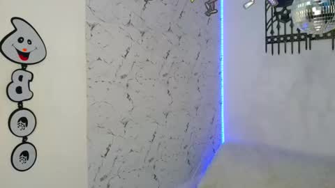 Snapshot of the_crack71 chatting on October 20, 2025, 2:28 pm Sean OPry online show from October 20, 2025, 2:28 pm