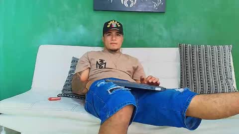 SCOTT  THEO  KAMERON  GENDERSON online show from February 10, 2026, 9:08 pm