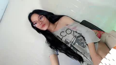 the_horny_bella online show from April 25, 2026, 1:41 pm