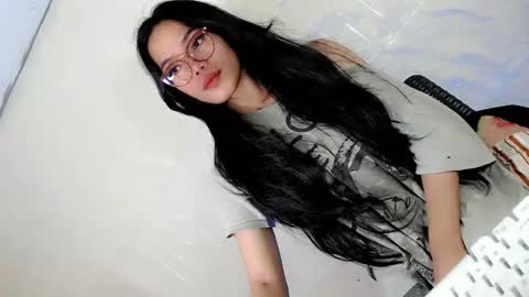 the_horny_bella online show from April 29, 2026, 12:53 pm
