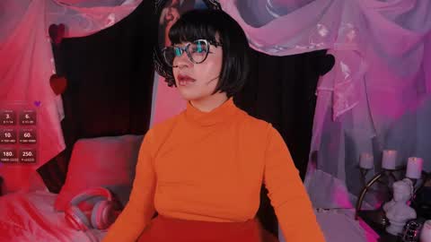 Snapshot of the_kitty_roxy chatting on February 18, 2025, 8:16 am ... ... online show from February 18, 2025, 8:16 am