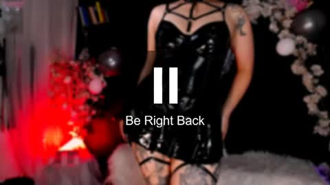 Snapshot of the_kitty_roxy chatting on May 17, 2026, 7:17 am ... ... online show from May 17, 2026, 7:17 am
