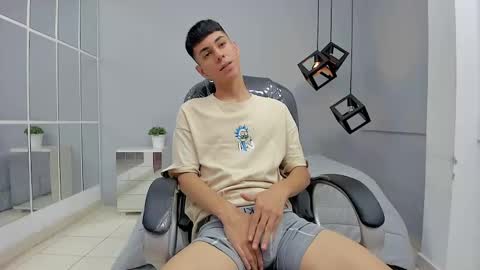 Snapshot of the_mark_king chatting on September 13, 2025, 5:24 pm   T H E    M A R K   K I N G online show from September 13, 2025, 5:24 pm