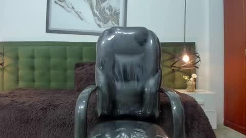 Snapshot of the_mark_king chatting on September 30, 2025, 12:54 pm   T H E    M A R K   K I N G online show from September 30, 2025, 12:54 pm