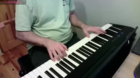 Stephan 34  Cassandra 25 online show from February 20, 2026, 2:06 pm