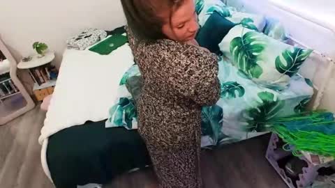 lina luna online show from January 19, 2026, 6:06 am