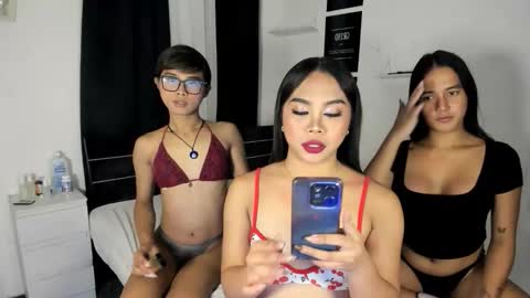 Snapshot of the_only1candy chatting on May 2, 2026, 1:05 pm CandyGretchFrancineLuna online show from May 2, 2026, 1:05 pm