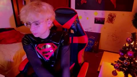 Matt independent model  online show from December 28, 2024, 10:23 pm