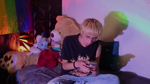 Matt independent model  online show from February 4, 2025, 8:49 pm