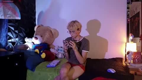 Matt independent model  online show from March 3, 2025, 9:59 pm