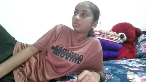 Snapshot of the_right_girl chatting on October 12, 2025, 7:02 pm Suzan Sexy online show from October 12, 2025, 7:02 pm