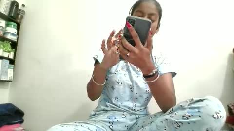 Snapshot of the_right_girl chatting on October 19, 2025, 4:13 am Suzan Sexy online show from October 19, 2025, 4:13 am