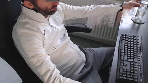 the_sensual_masturwait online show from November 7, 2025, 10:04 am