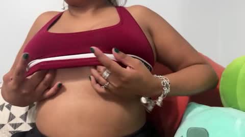 Snapshot of the_studying_milf chatting on November 4, 2025, 2:21 am The Studying Milf online show from November 4, 2025, 2:21 am