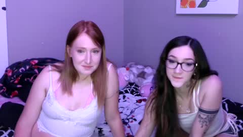 Snapshot of the_summers_ chatting on October 18, 2025, 3:31 am Summer online show from October 18, 2025, 3:31 am