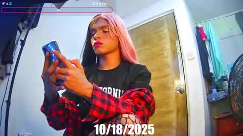 Sandra  3 online show from October 19, 2025, 12:22 am