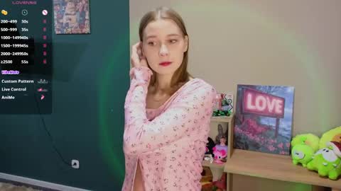 Vicky online show from May 3, 2026, 3:29 pm