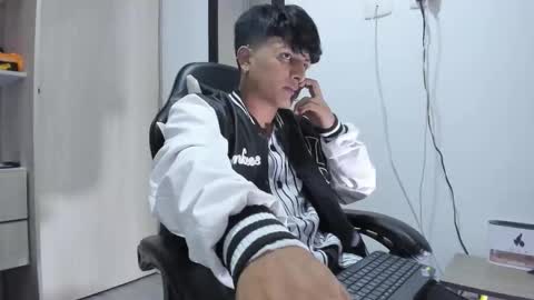 Snapshot of the_weed_guys chatting on October 5, 2025, 3:49 am Danny online show from October 5, 2025, 3:49 am