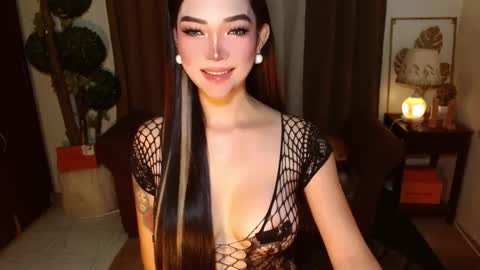 thea_whong online show from March 28, 2026, 4:01 am