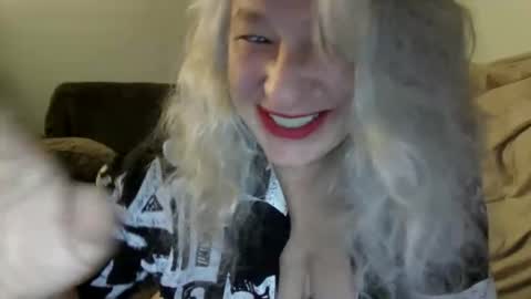 Snapshot of thearcticmilf chatting on June 3, 2026, 12:52 pm The Arctic Milf online show from June 3, 2026, 12:52 pm