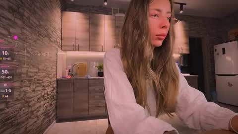 J online show from September 8, 2025, 5:45 pm