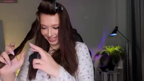 Snapshot of thebbylu chatting on September 26, 2025, 11:58 am Lucy online show from September 26, 2025, 11:58 am