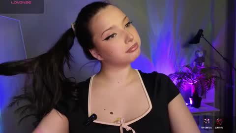 Snapshot of thebbylu chatting on October 15, 2025, 11:54 am Lucy online show from October 15, 2025, 11:54 am