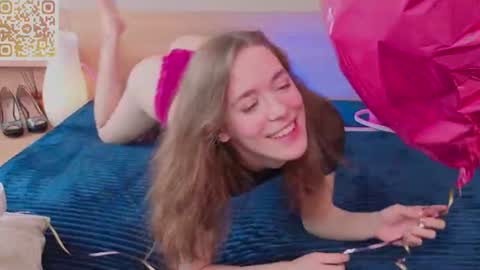 Snapshot of thebeautifulday chatting on June 20, 2026, 8:50 am Emma 3 online show from June 20, 2026, 8:50 am