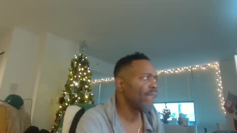 Snapshot of theblacklordmaster chatting on December 18, 2024, 1:34 pm theblacklordmaster online show from December 18, 2024, 1:34 pm