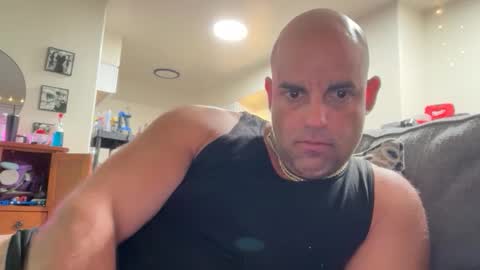 Snapshot of thebuzz777 chatting on October 31, 2025, 12:06 pm theBuzz777 online show from October 31, 2025, 12:06 pm