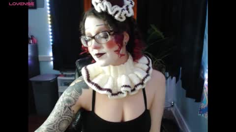 Snapshot of thedaisymoon chatting on October 19, 2025, 3:07 am thedaisymoon online show from October 19, 2025, 3:07 am