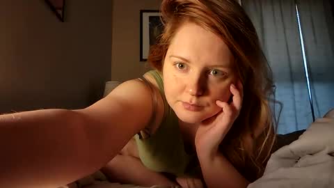 Snapshot of thedancingalien chatting on December 28, 2024, 6:29 pm Kassandra Grant online show from December 28, 2024, 6:29 pm