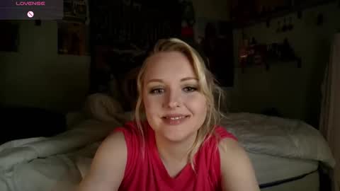 Snapshot of thedancingalien chatting on April 25, 2026, 4:15 am Kassandra Grant online show from April 25, 2026, 4:15 am