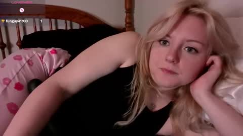 Snapshot of thedancingalien chatting on May 7, 2026, 4:18 am Kassandra Grant online show from May 7, 2026, 4:18 am