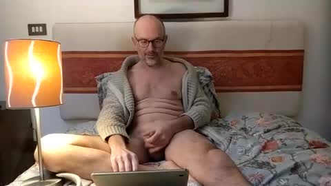 Snapshot of thedeardaddy chatting on February 19, 2025, 4:33 pm Venice man online show from February 19, 2025, 4:33 pm