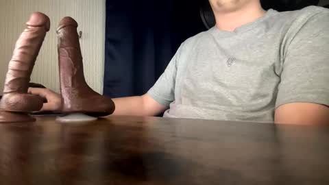 Snapshot of thedeepthroatking chatting on November 11, 2025, 8:03 am BigT online show from November 11, 2025, 8:03 am