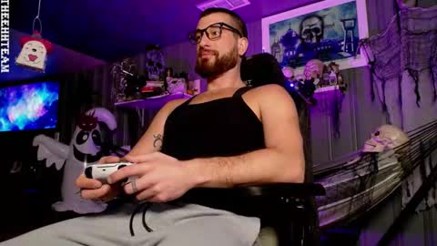 Snapshot of theehhteam chatting on October 25, 2025, 7:19 pm H online show from October 25, 2025, 7:19 pm