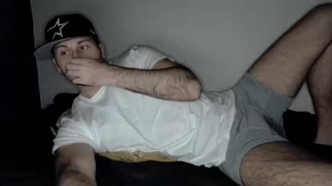 Snapshot of theetwohander chatting on December 22, 2024, 2:49 am Theetwohander online show from December 22, 2024, 2:49 am