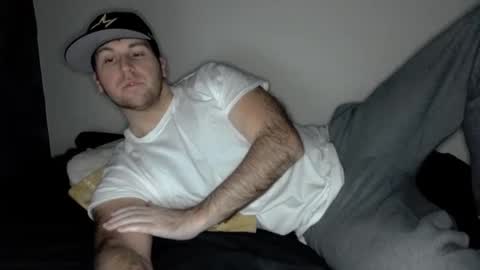 Snapshot of theetwohander chatting on December 22, 2024, 8:49 am Theetwohander online show from December 22, 2024, 8:49 am