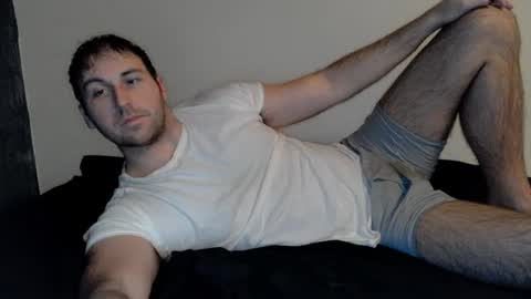 Snapshot of theetwohander chatting on December 29, 2024, 11:07 am Theetwohander online show from December 29, 2024, 11:07 am