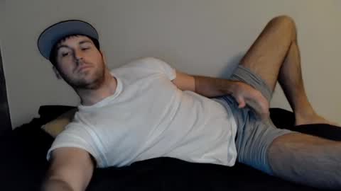 Snapshot of theetwohander chatting on January 1, 2025, 6:47 am Theetwohander online show from January 1, 2025, 6:47 am