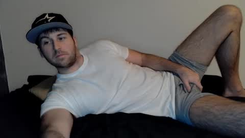 Snapshot of theetwohander chatting on January 1, 2025, 12:00 pm Theetwohander online show from January 1, 2025, 12:00 pm