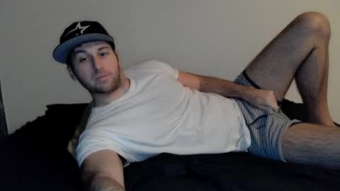 Snapshot of theetwohander chatting on January 14, 2025, 10:38 am Theetwohander online show from January 14, 2025, 10:38 am