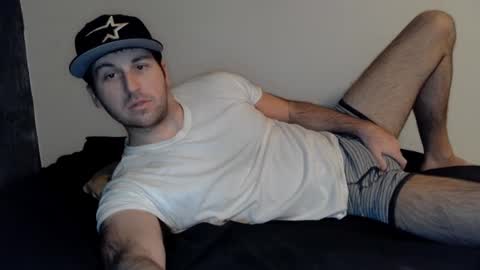 Snapshot of theetwohander chatting on January 19, 2025, 12:28 pm Theetwohander online show from January 19, 2025, 12:28 pm